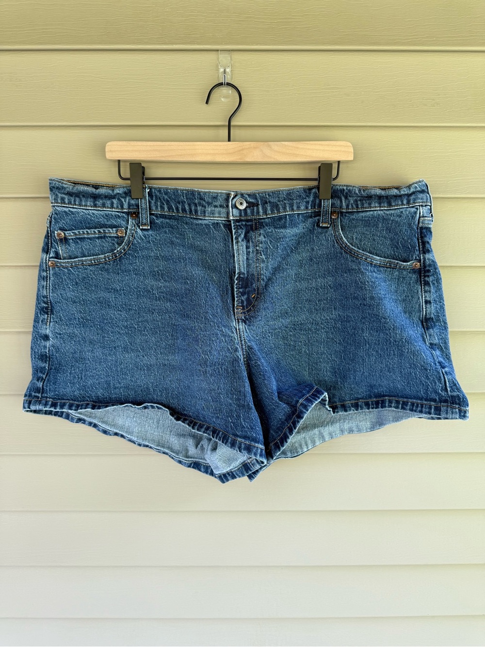 Abercrombie & Fitch The A-Line Short Mid Rise Women’s Size 35